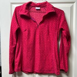 Columbia sportswear size medium, color is pink worn slightly, fleece pullover
